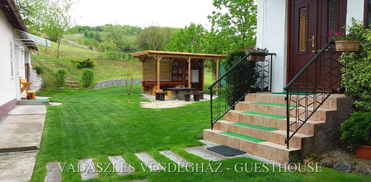 Vadaszles Vendeghaz Bukkszentmarton 외부 사진